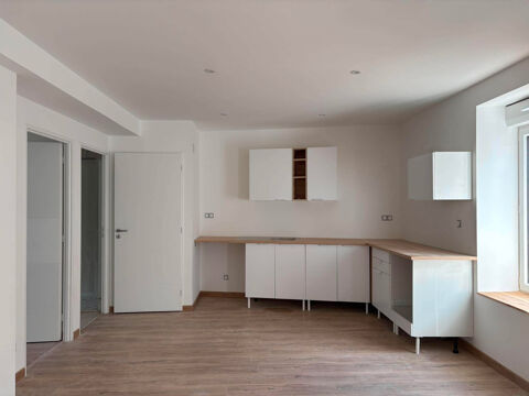   Appartement entièrement rénové avec goût Appartement - 3 pièce(s) - 66 m²