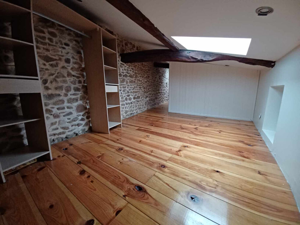 Vente Maison Maison de village mitoyenne de 71 m2 habitables à restaurer avec terrain. Chambost allieres