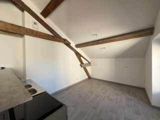  Appartement à louer 4 pièces 79 m²