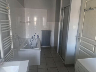  Appartement à louer 5 pièces 90 m²