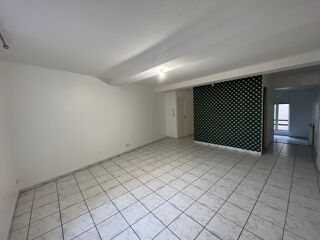  Appartement à louer 4 pièces 86 m²