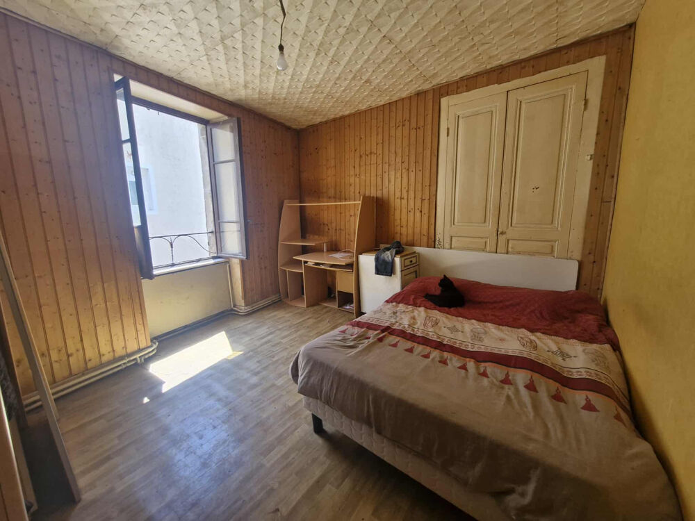 Vente Maison Maison de village à restaurer avec grand garage attenant Poule les echarmeaux