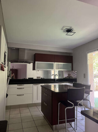  Maison à louer 6 pièces 145 m²