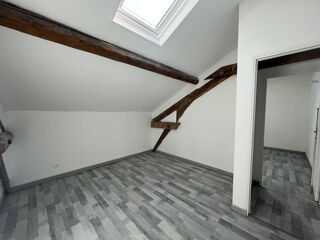  Appartement à louer 4 pièces 79 m²