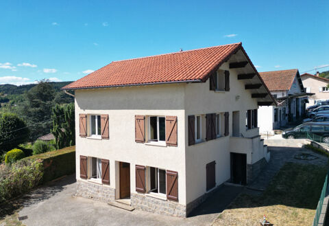   Maison à rénover située à Poule-les-Echarmeaux Maison - 8 pièce(s) - 156 m²