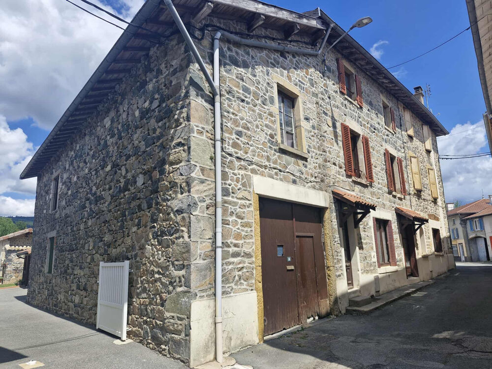 Vente Maison Maison de village à restaurer avec grand garage attenant Poule les echarmeaux