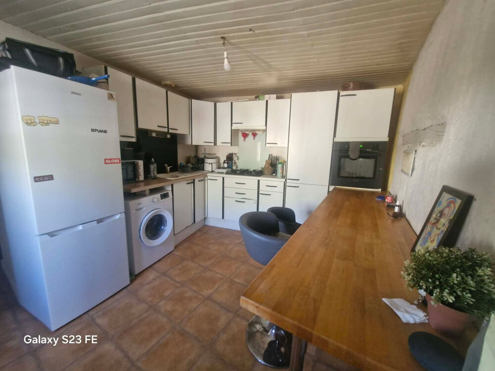 Vente Maison Maison de village mitoyenne de 71 m2 habitables à restaurer avec terrain. Chambost allieres