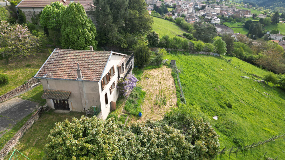 Maison à restaurer entièrement avec vue panoramique, le tout sur presque 3000m2 de terrain
