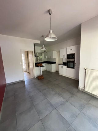  Maison  vendre 8 pices 250 m