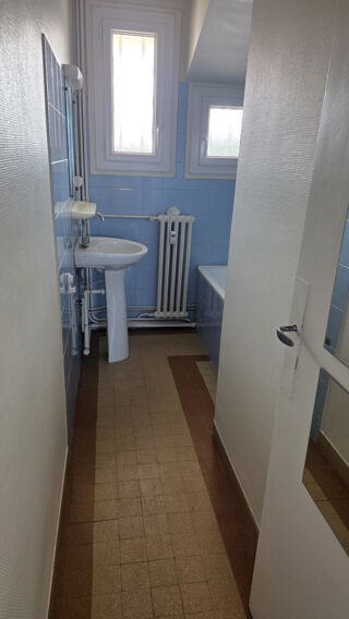  Appartement à louer 3 pièces 49 m²