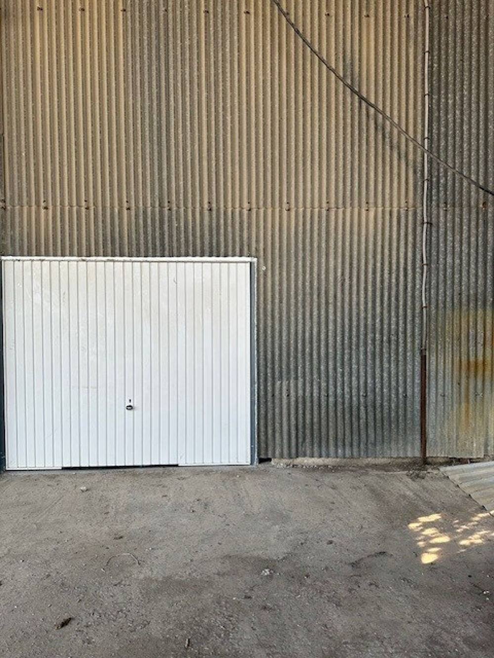 Location Parking/Garage GRAND GARAGE SUR CARCASSONNE Carcassonne