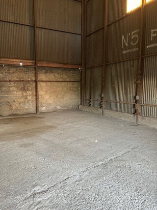  Parking / Garage à louer 70 m²