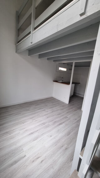  Appartement à louer 2 pièces 31 m²