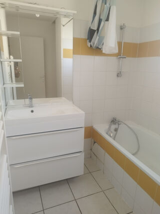  Maison à louer 4 pièces 83 m²
