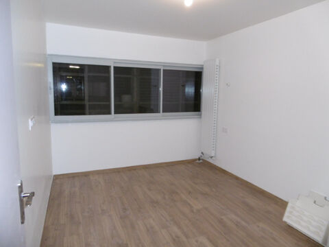   A vendre, LOCAL PROFESSIONNEL, ANNEMASSE, 54 m2 