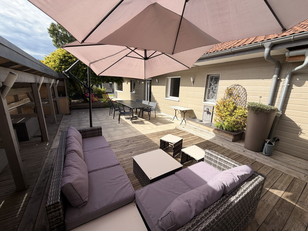 Maison à vendre, DOUVAINE, 158 m2 habitables + 75 m2 d'annexes, 5 pièces