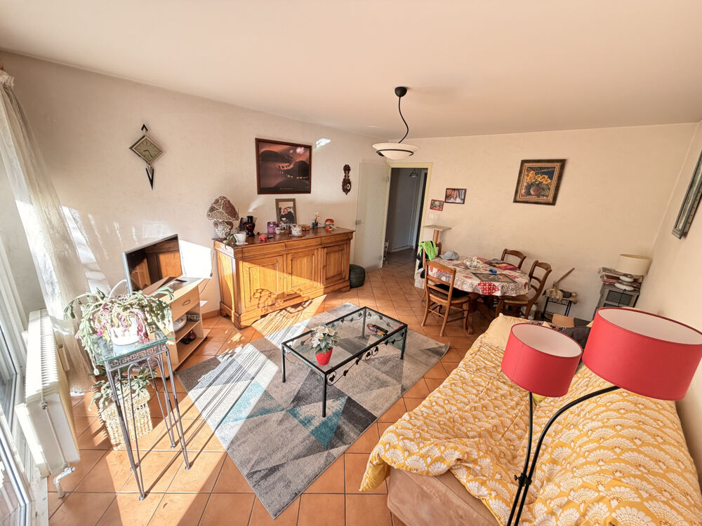 Vente Appartement Appartement à vendre, ANNEMASSE, 63 m2 + garage + cave, 3 pièces Annemasse