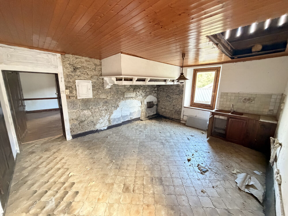 Vente Duplex/Triplex Appartement à vendre, MIEUSSY, 71 m2 + grenier + 2 parkings, A rénover, 4 pièces Mieussy