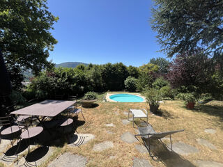  Maison à vendre 8 pièces 237 m²