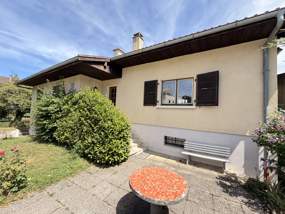 Maison à vendre, Vétraz-Monthoux, 162 m2 +60 m2 sur terrain de 985 m2, 8 pièces