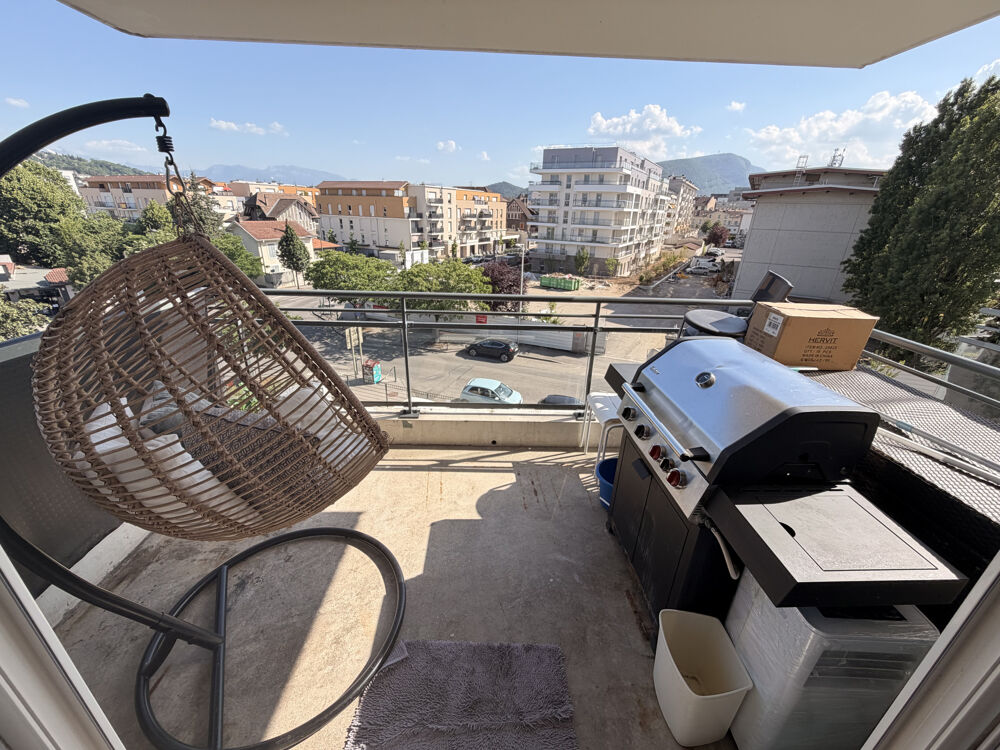 Appartement à vendre, ANNEMASSE, 61 m2 + parkings, 3 pièces