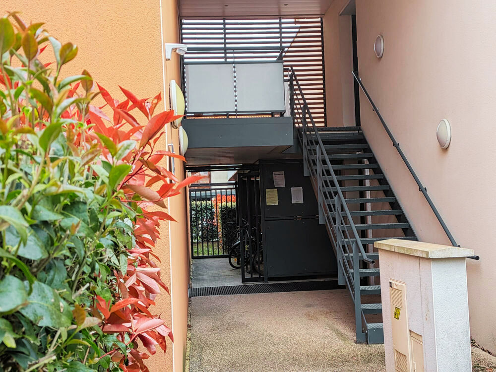 Vente Appartement Castanet-Tolosan   Chemin des augustins -Très joli appartement T2 de 43 m2 avec balcon et double stationnemen Castanet tolosan