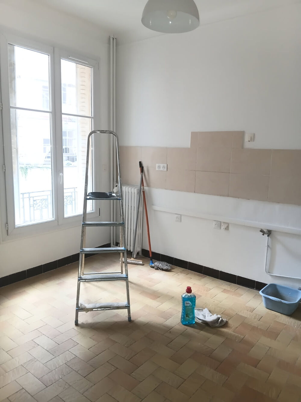 Vente Appartement T2bis/T3 - 65 M2 - CAVE INCLUSE - FACE MÉTRO BOTZARIS Paris 19