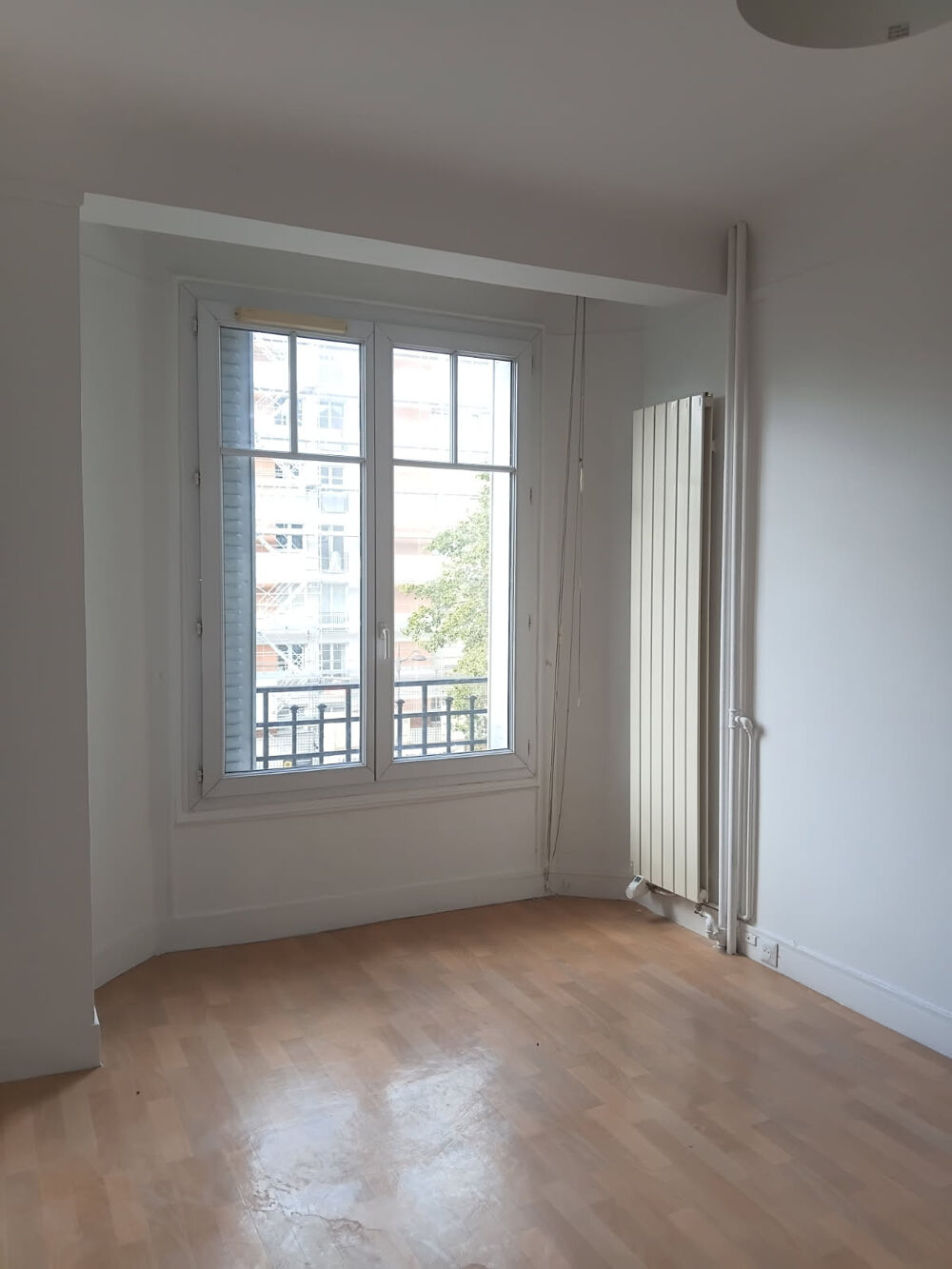 Vente Appartement T2bis/T3 - 65 M2 - CAVE INCLUSE - FACE MÉTRO BOTZARIS Paris 19