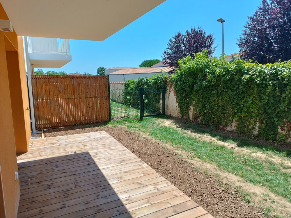 FOURAS SUPERBE RESIDENCE LIVREE