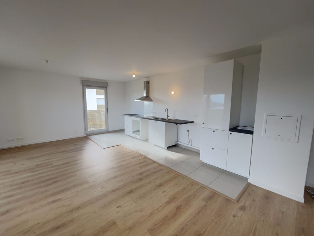 REIMS CENTRE - PONT DE VESLE / COMEDIE - APPARTEMENT T4 AVEC BALCON ET STATIONNEMENT