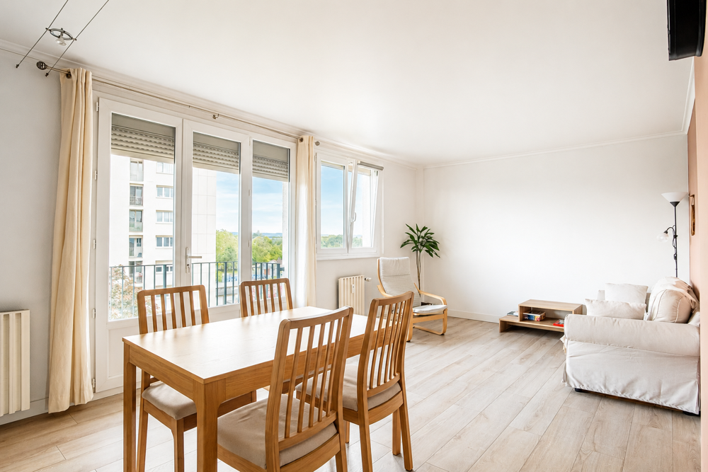 Location Appartement À louer   Superbe T4 non meublé avec balcon, cave   Avenue Alexandre de Serbie, Reims Reims