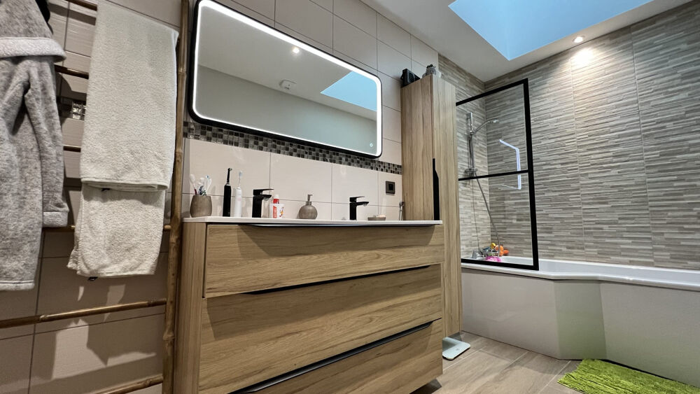 Vente Immeuble Bétheny   Ensemble immobilier composé de deux logements et d'un local commercial Betheny