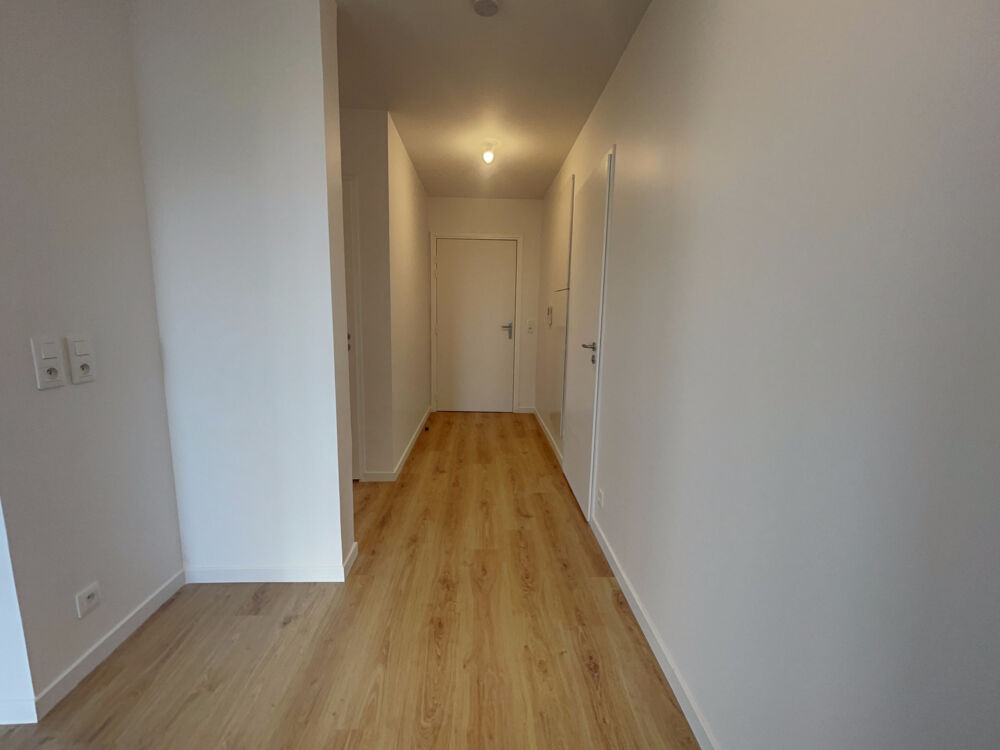 REIMS CENTRE - PONT DE VESLE / COMEDIE - APPARTEMENT T4 AVEC BALCON ET STATIONNEMENT