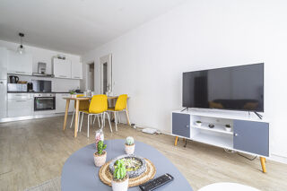  Appartement à louer 5 pièces 85 m²