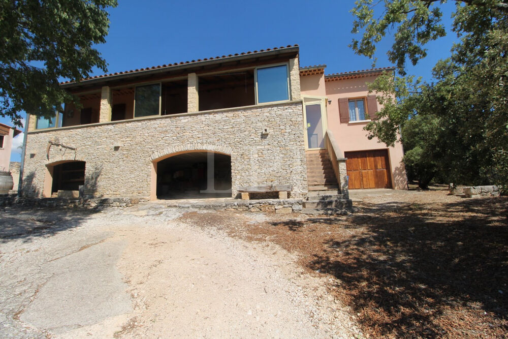 Maison 5 pièces 177 m² · à St Saturnin les Apt · 177 m² · 758 000 €