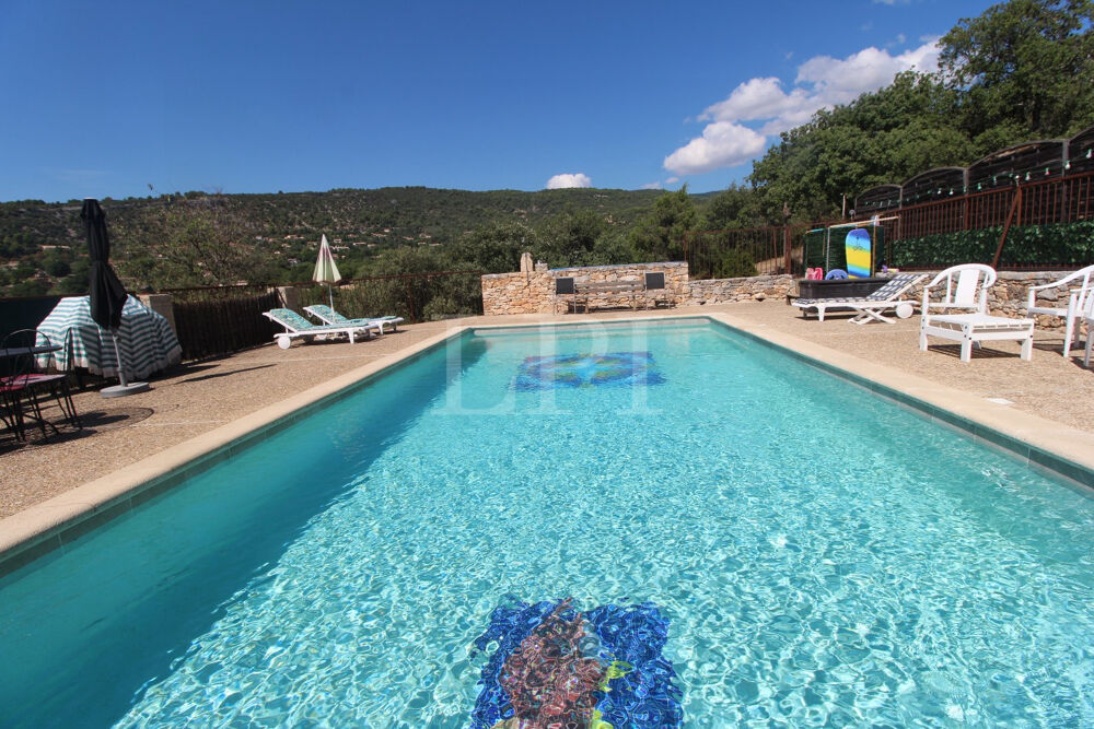PROPRIETE AU CALME AVEC PISCINE ET VUE PANORAMIQUE