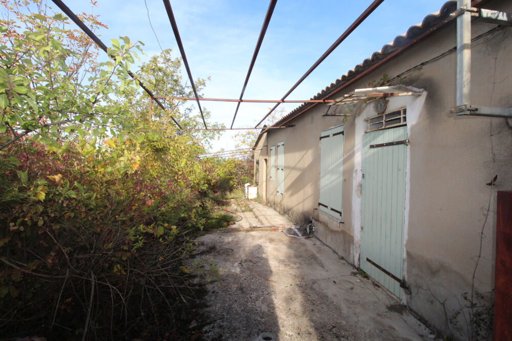 Vente Maison Exclusivité. Luberon. cabanon au coeur de la nature avec vue panoramique St martin de castillon