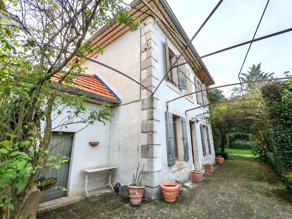 MAISON DE VILLE AVEC GRAND JARDIN ARBORE