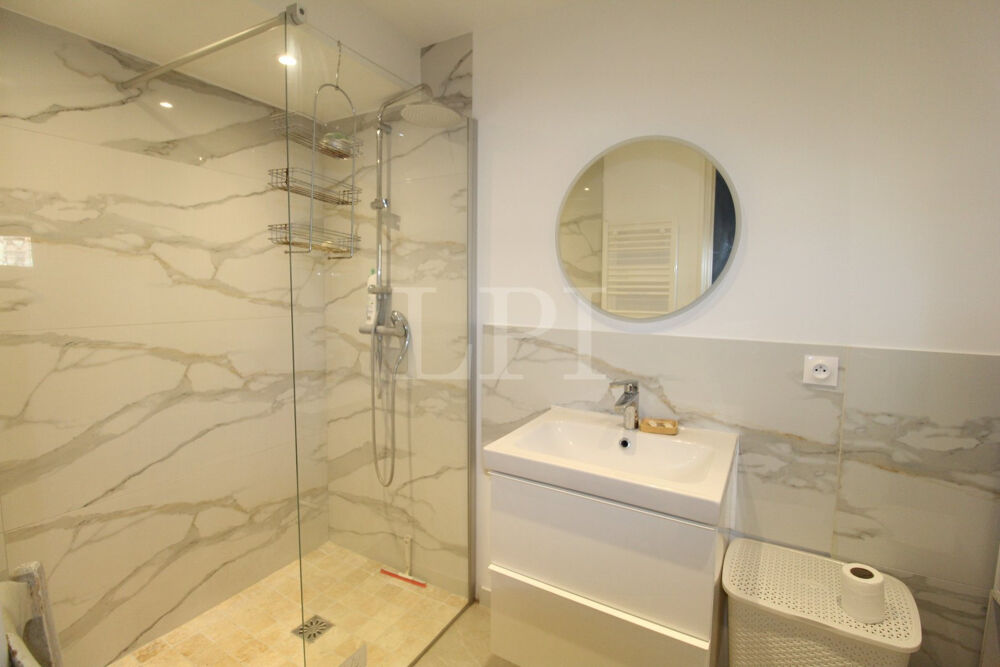 � vendre  Propri�t�/ch�teau Saint-Martin-de-Castillon (84750)