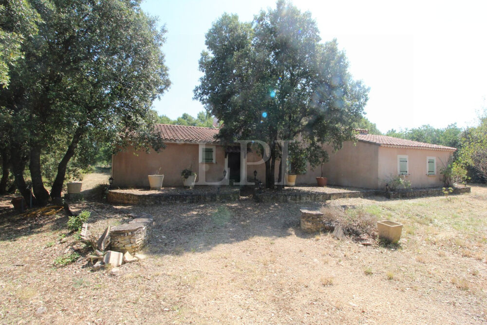 Maison au calme avec grand terrain et piscine