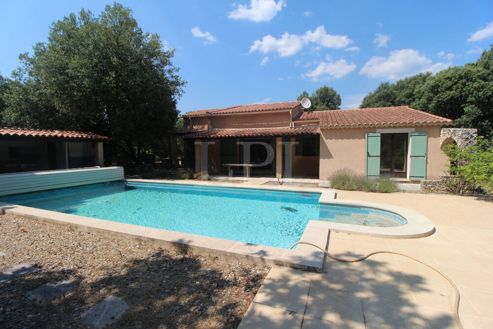 Maison au calme avec grand terrain et piscine