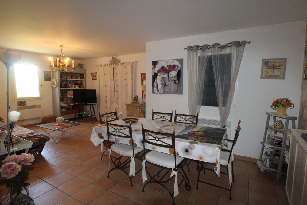Prohe du village de Simiane la Rotonde, maison avec terrain et belle vue dégagée