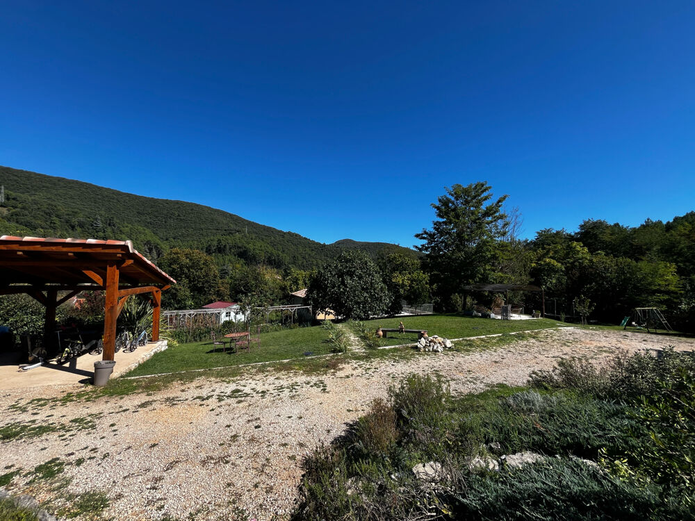Vente Maison Proche Les Mages, belle villa de type F6 avec d�pendances, piscine sur 3985 m2 de terrain clos Le martinet