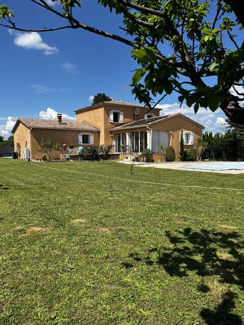   Ldignan - Charmante villa familiale avec piscine sur 2983 m2 de terrain. Maison - 6 pice(s) - 146 m