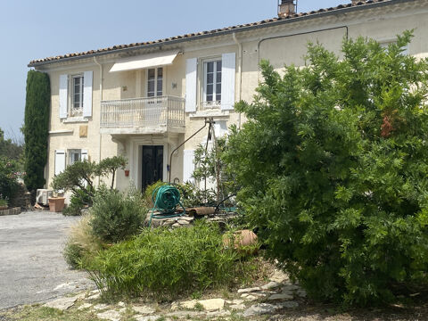   A 10 minutes de Quissac, grande maison vigneronne, possibilit� habitation plus gite sur 515 m2 de terrain Maison - 5 pi�ce(s) - 190 m�