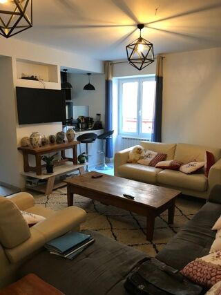  Immeuble � vendre 15 + pi�ces 700 m�