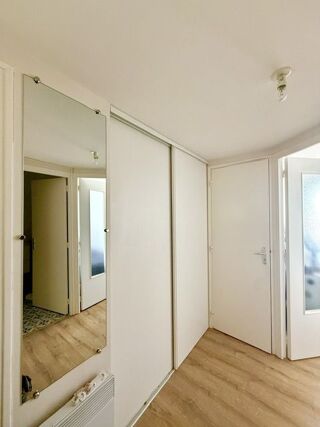  Appartement à louer 1 pièce 27 m²
