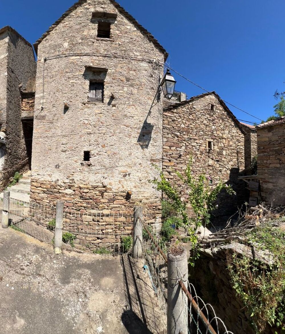 Vente Maison Maison de village bâtiments a rénover entièrement Saint vincent d'olargues