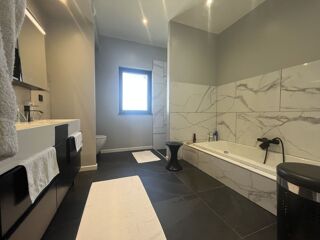  Maison  vendre 7 pices 245 m