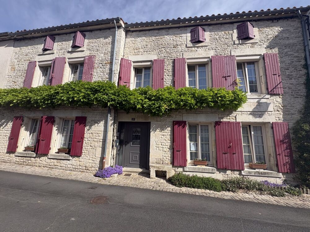 Maison 6 pièces 160 m² · à Coulon · 160 m² · 286 000 €